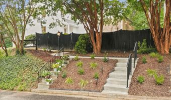 3801 LORCOM Ln N, Arlington, VA 22207