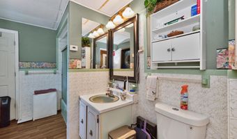41 Chestnut St, Amsterdam, NY 12010