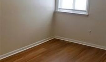 10185 Allen Pointe Dr, Allen Park, MI 48101