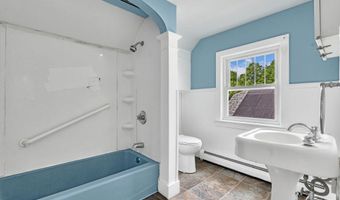 115 Shepley St, Auburn, ME 04210