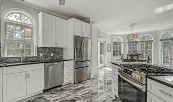 11 Macintosh Dr, Andover, NJ 07848