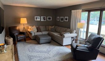 322 5th St E, Bottineau, ND 58318