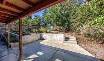 565 Ashland St, Ashland, OR 97520