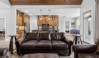 7400 Northwood Dr, Benton, AR 72019
