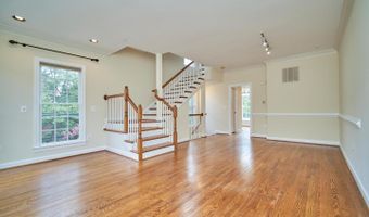 504 N THOMAS St #A, Arlington, VA 22203