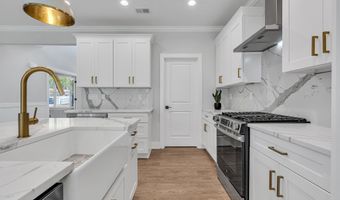 127 Rogers St, Bayville, NJ 08721