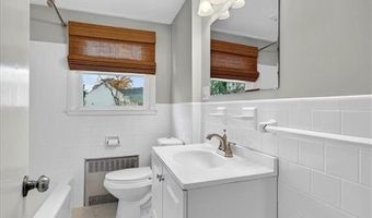 45 Hamden Rd, Cranston, RI 02920