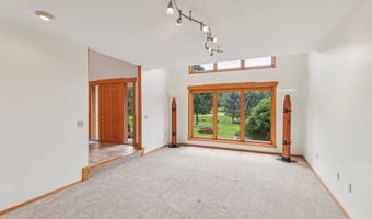 32335 Wildwood Dr, Adel, IA 50003