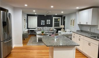 42 Dixon St, Newport, RI 02840