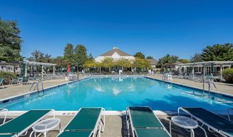 16 Greenways Ln, Lakewood, NJ 08701