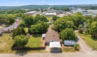 112 Oak St, Arkoma, OK 74901