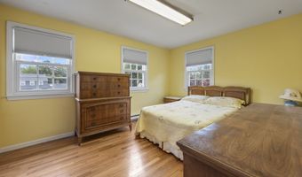 745 Rustic Ln, Cheshire, CT 06410