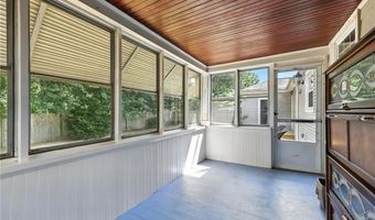 21 Don Ave, East Providence, RI 02916