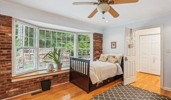 9201 LAUREL OAK Dr, Bethesda, MD 20817