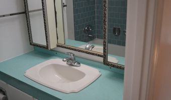 5008 REGINA Dr, Annandale, VA 22003