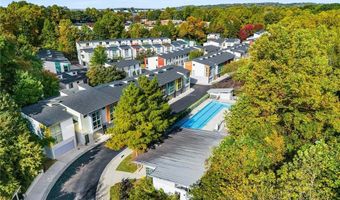 1380 Stirling Cir NW 26, Atlanta, GA 30318