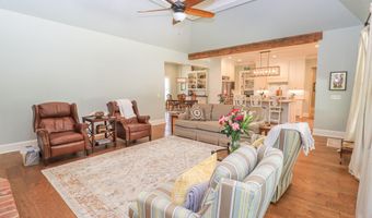170 Fallen Oak Dr, Brandon, MS 39047