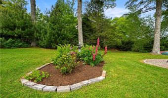 106 Lauri Dr, Charlestown, RI 02813