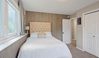 6150 Collins Cir, Anchorage, AK 99502