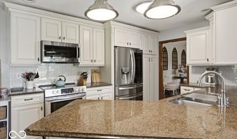 1094 Brookway Dr, Avon, IN 46123