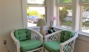 19 Stockholm St, Newport, RI 02840