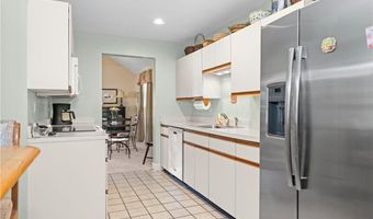 119 Corey Ln, Middletown, RI 02842