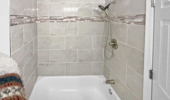 12511 CALVERT HILLS Dr, Beltsville, MD 20705