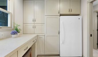 326 Greentree Ln NE, Ada, MI 49301