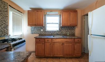32 Phelps Ave, Bergenfield, NJ 07621