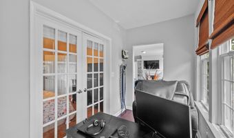 191 SOMERVELLE St 205, Alexandria, VA 22304