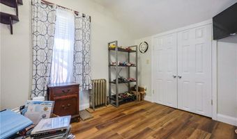 8 Lawrence St, Cumberland, RI 02864