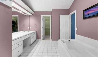 48 Fieldstone Ln, North Kingstown, RI 02874