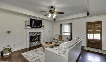 128 W Pinebrook Dr, Brandon, MS 39047