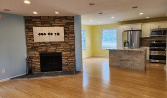 22 Baypath Way, Branford, CT 06405