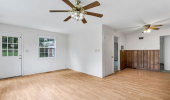 425 Bush Dr, Ballwin, MO 63021