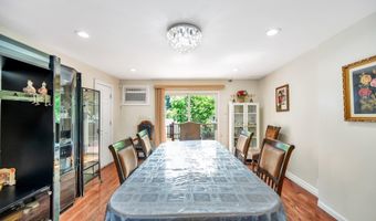 118 Grant Ave, Albertson, NY 11507