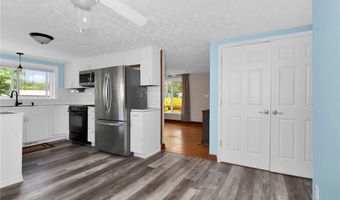 219 E Clinton St, Autryville, NC 28318