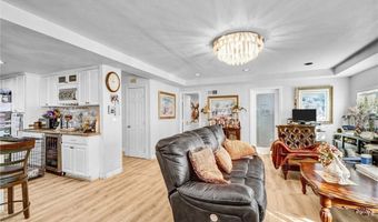 1341 S Pembrooke Ln, Anaheim, CA 92804