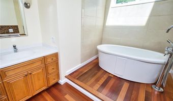 23 Fesser Ave, Bristol, RI 02809