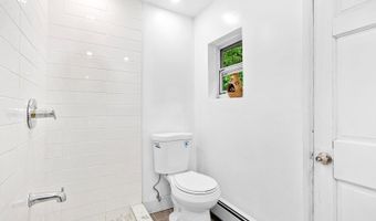 13 Alturas Rd, Alloway, NJ 07422