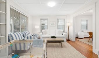 19 County St, Newport, RI 02840