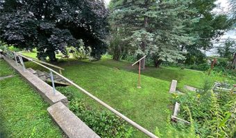 1004 S 2nd St, Alma, WI 54610