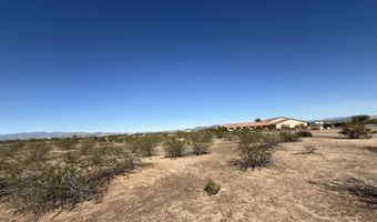 W William Road B, Aguila, AZ 85320