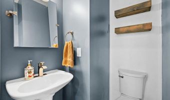 5317 CHIEFTAIN Cir, Alexandria, VA 22312