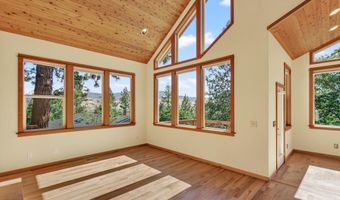 307 Hillcrest St, Ashland, OR 97520