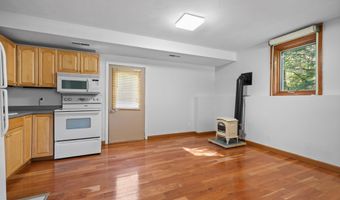 49 Birkdale Rd, Bedford, NH 03110