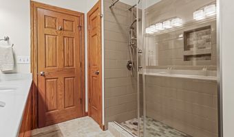 1059 Oakwood Dr, Alliance, OH 44601