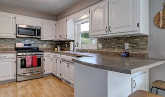 1002 S COVENANT Ln, Appleton, WI 54915