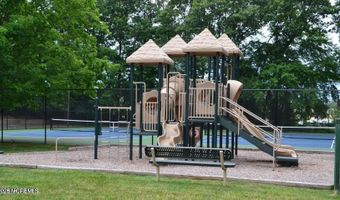 115 Dundee Ct, Aberdeen, NJ 07747
