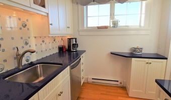 35 Chastellux Ave J, Newport, RI 02840